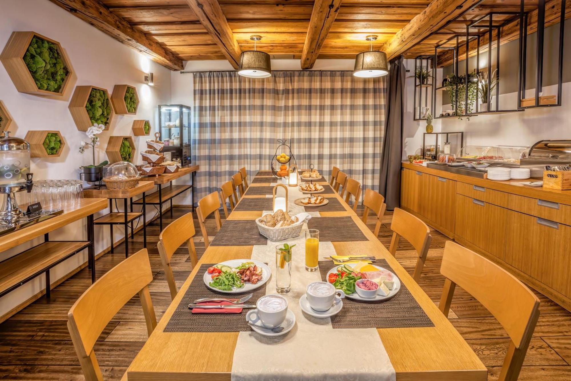 Hotel Lidovy Dum ブゼネツ エクステリア 写真