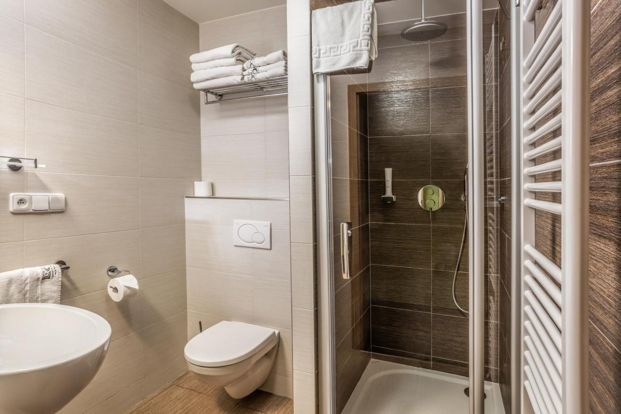 Hotel Lidovy Dum ブゼネツ エクステリア 写真