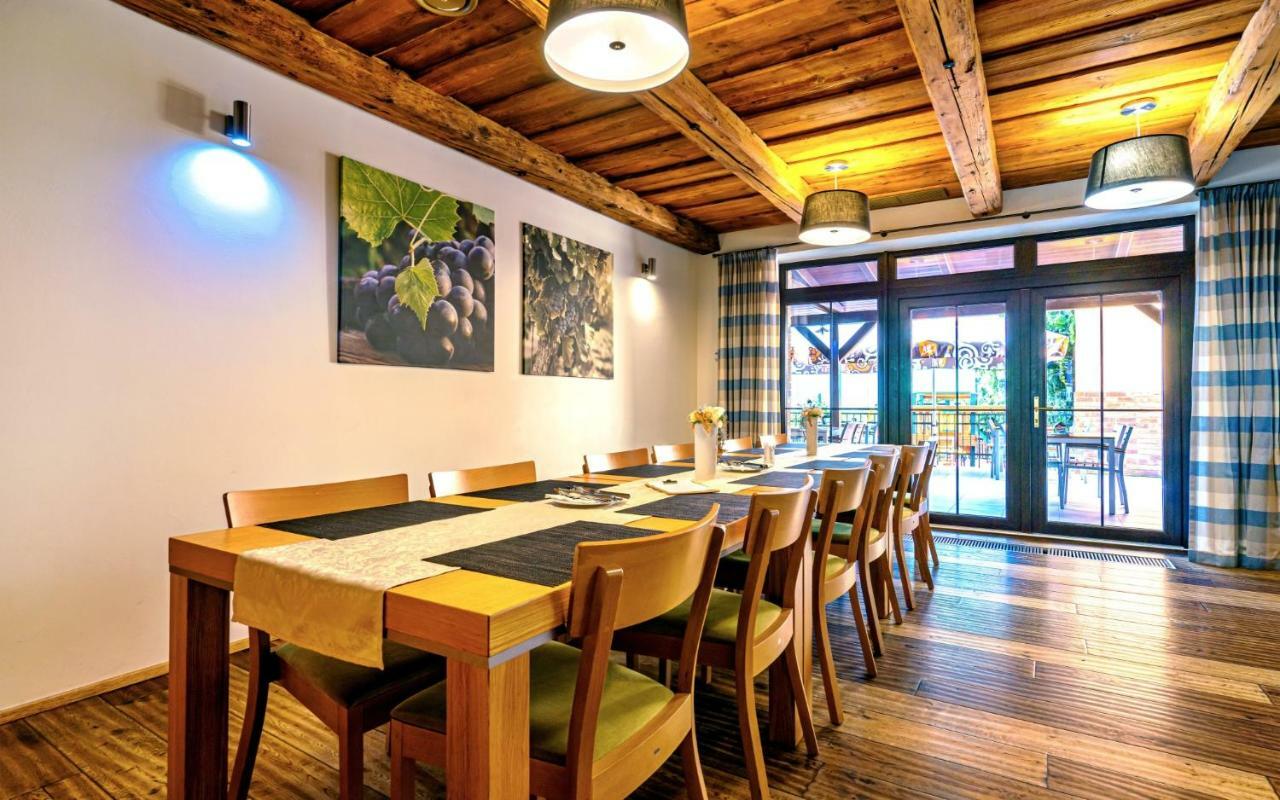 Hotel Lidovy Dum ブゼネツ エクステリア 写真