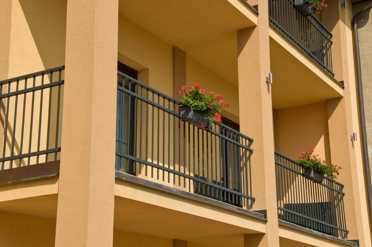 Hotel Lidovy Dum ブゼネツ エクステリア 写真